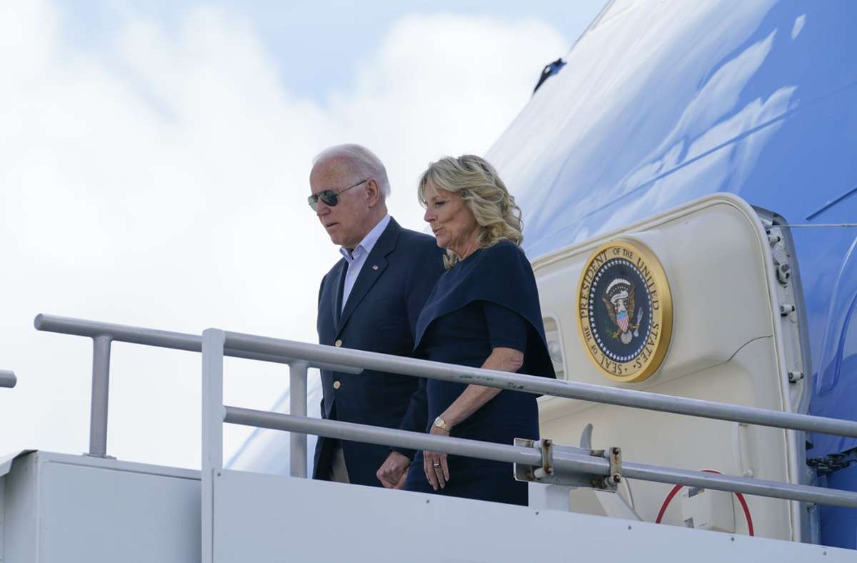Hauseinsturz in Florida: US-Präsident Joe Biden nahe Unglücksstelle eingetroffen