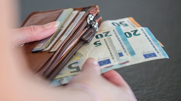 Mehr als ein Drittel steuert auf Rente unter 1200 Euro zu