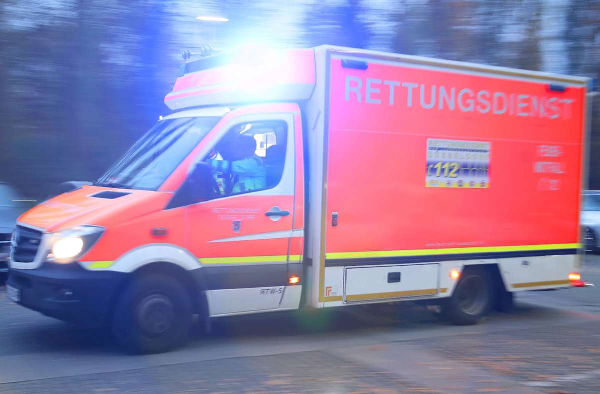 Unfall in Plochingen: Motorradfahrer bei missglücktem Wheelie schwer verletzt