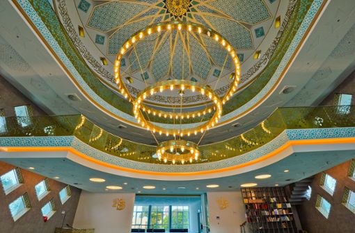 Die Kuppel krönt den lichtdurchfluteten Gebetssaal der Esslinger Moschee. Foto: /Andreas Kaier