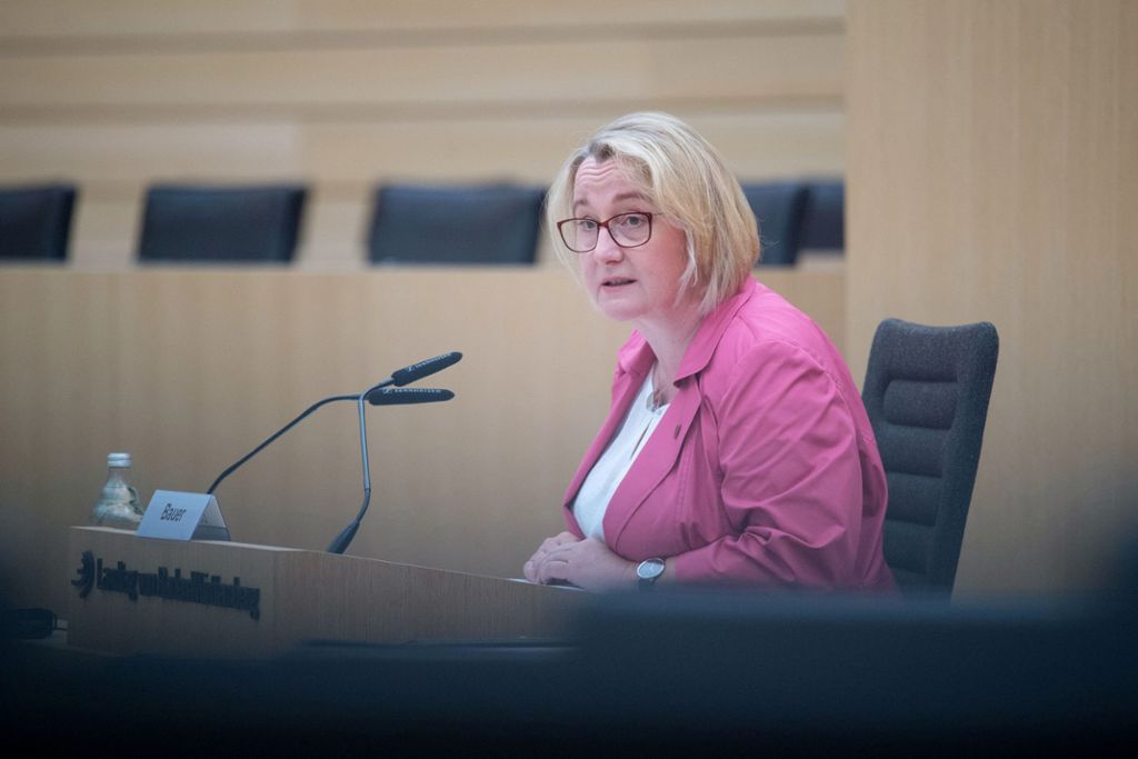 SPD und FDP wollen Entlassung von Ministerin Bauer beantragen