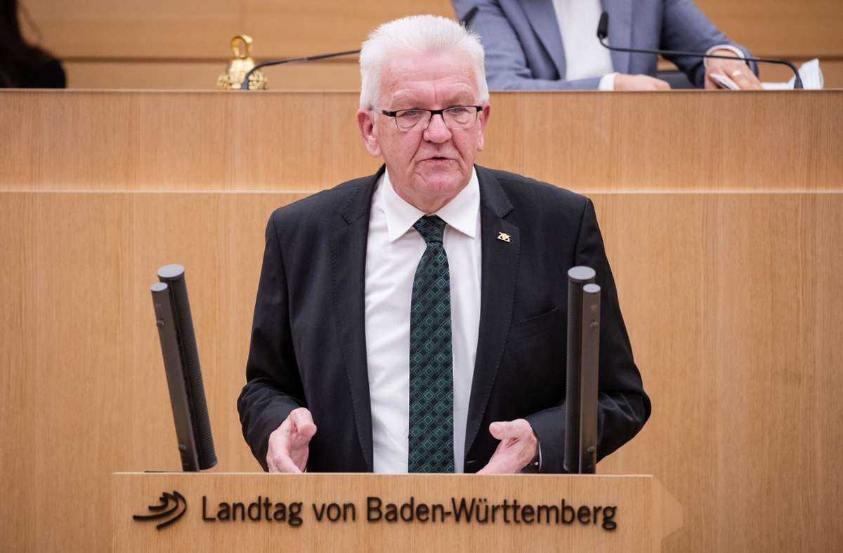 Ministerpräsident Winfried Kretschmann: Start in Grundschulen nur in geteilten Klassen