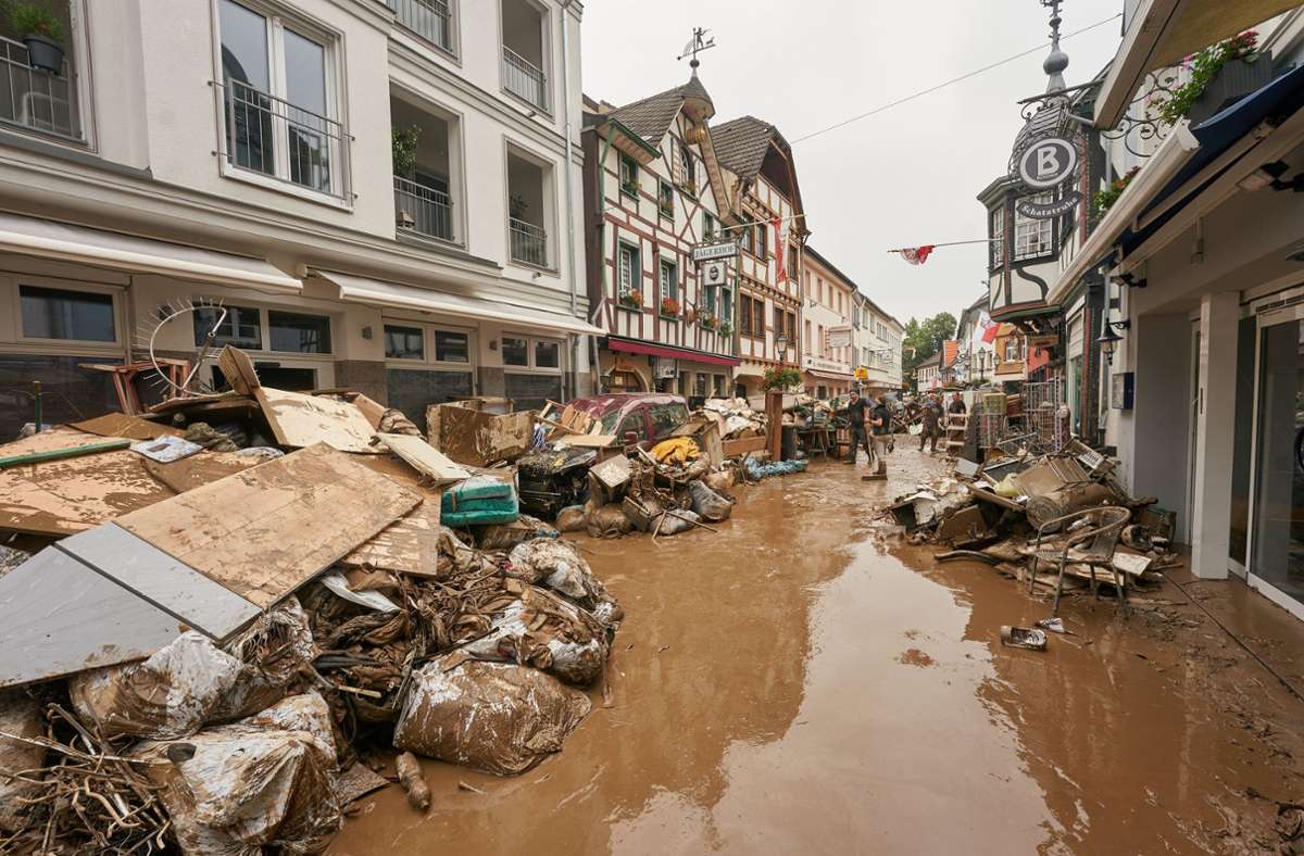 Nach der Flutkatastrophe: Landrat von Ahrweiler legt Amt nieder