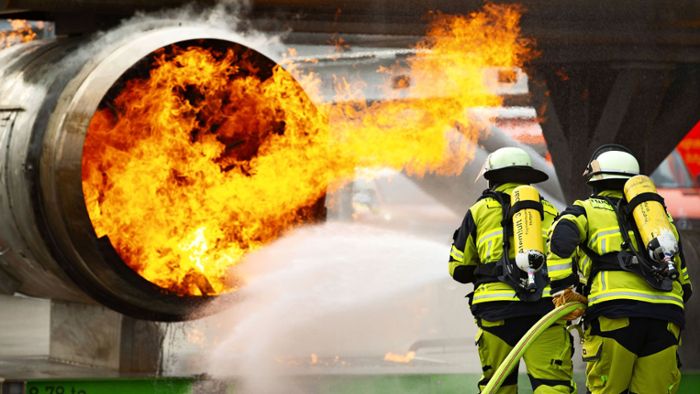 Neue Brandsimulationsanlage macht am Flughafen Feuer
