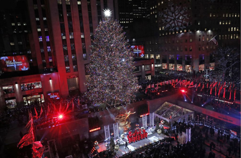 Der berühmte Weihnachtsbaum steht und strahlt: New York leuchtet