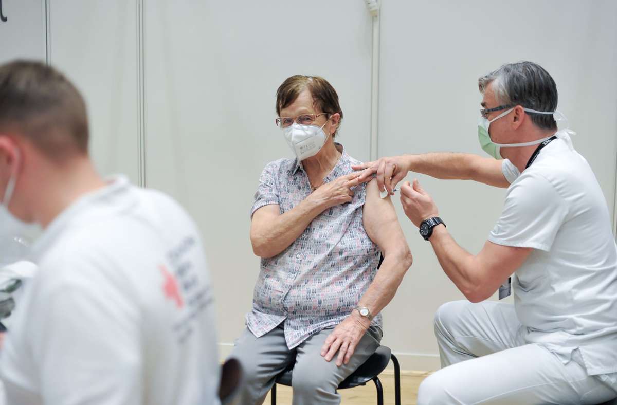 Coronavirus in Baden-Württemberg: Land bittet Impfwillige schriftlich um Geduld