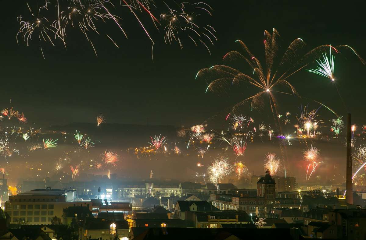 Silvester 2022/2023: So war das Feuerwerk über Esslingen