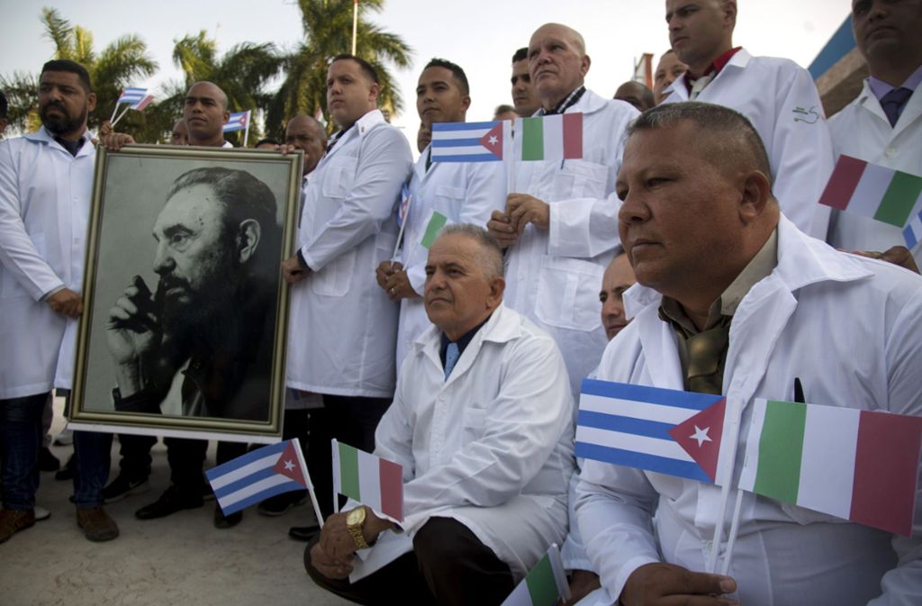 Kuba schickt Ärzte nach Italien: Hilfe aus Kuba mit Hintergedanken