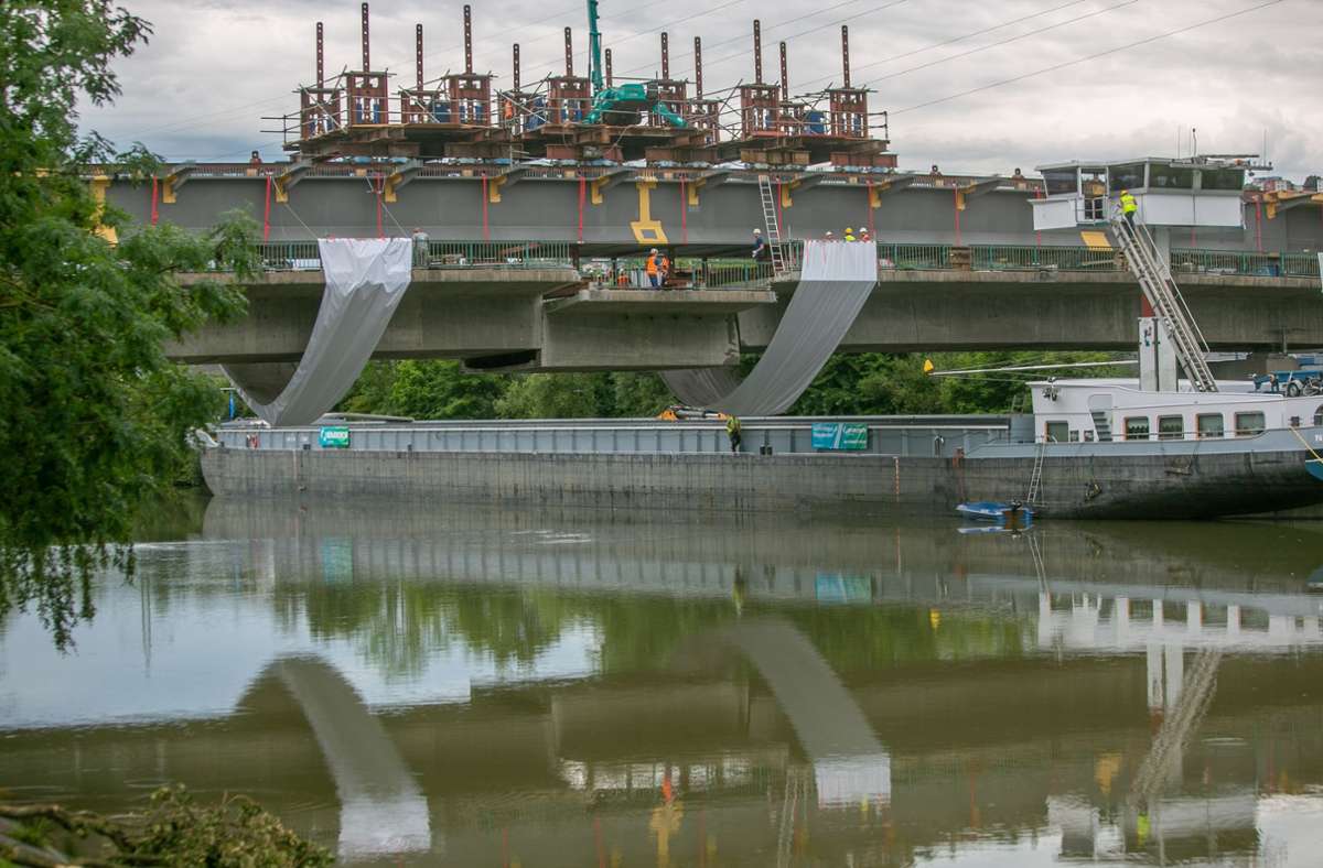 Brückenabriss in Esslingen: Schleyerbrücke weicht erst im zweiten Anlauf