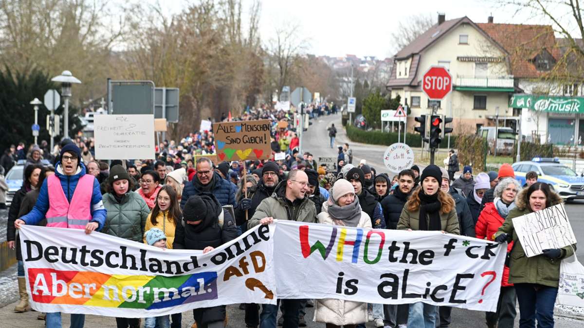 Protest in Herrenberg: 6000 ziehen  gegen rechts durch die Stadt