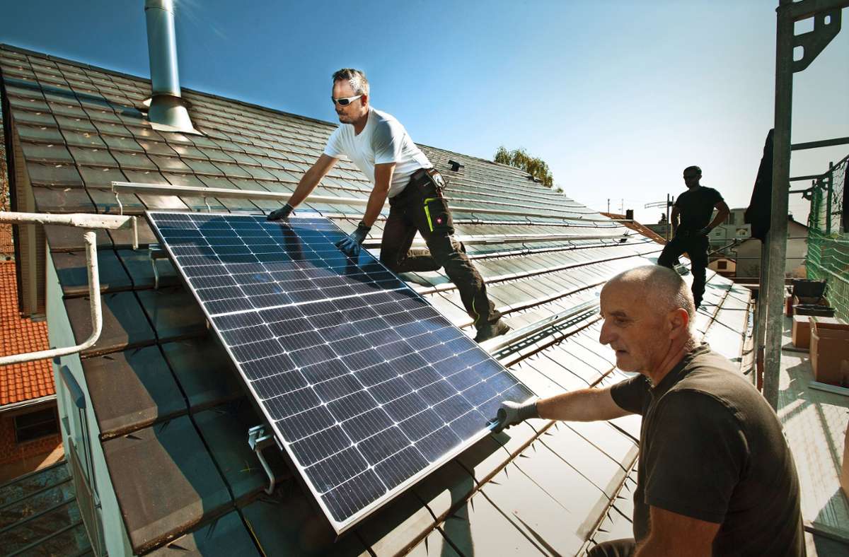 Fachkräfte Region Stuttgart: So ist der Beruf als  Solarinstallateur