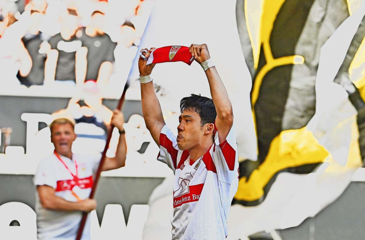 Platzsturm beim VfB Stuttgart: Fan schickt Kapitänsbinde von Wataru Endo an den VfB zurück