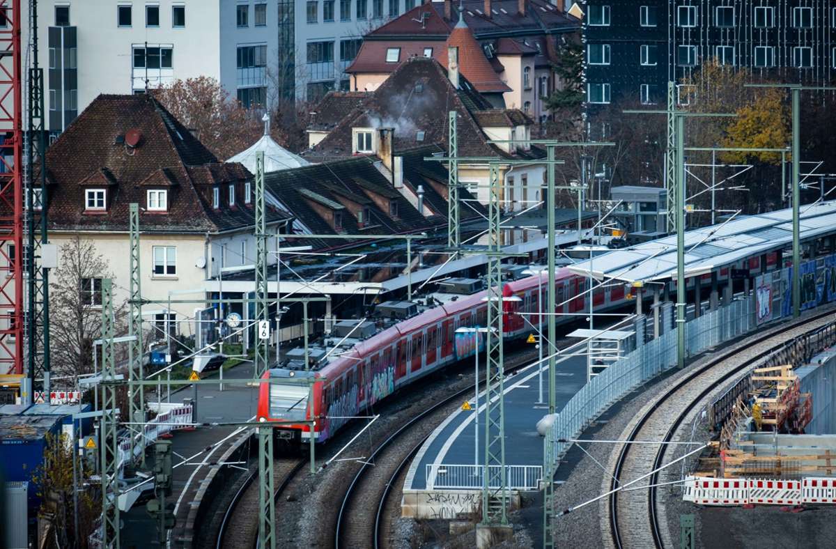 Diskussion über Ergänzungsstation für die Bahn: Regionalpräsident widerspricht Verkehrsminister
