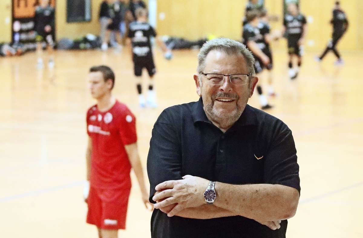 Dem Handball bleibt Kurt Ostwald erhalten und wird immer wieder in der Halle sein – wenn er nicht gerade ist Griechenland weilt. Foto: /Herbert Rudel