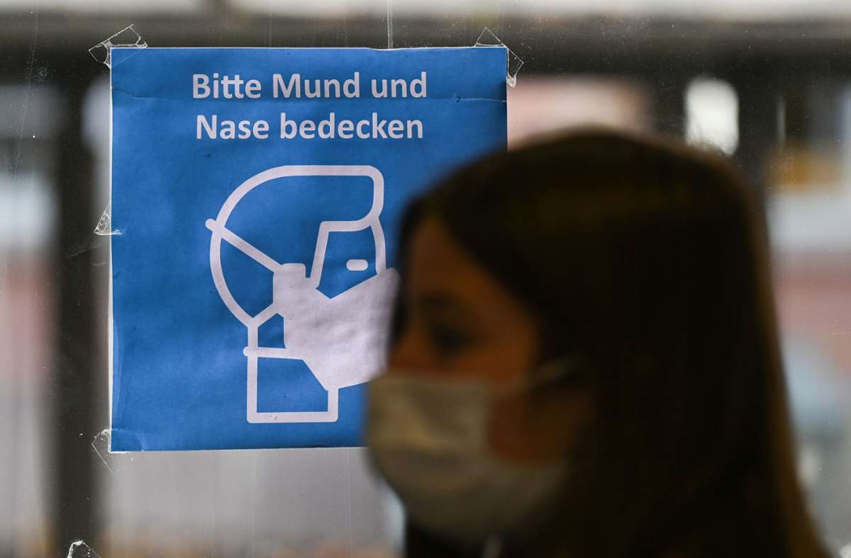 Coronavirus in Deutschland: RKI-Präsident für Maskenpflicht in Räumen