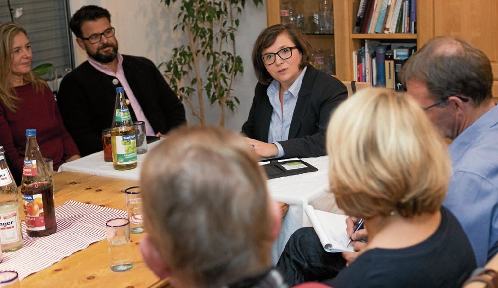 ALTBACH: Martina Fehrlen setzt im Wahlkampf auf ihre Berufserfahrung und Bürgerbeteiligung - Gemeinde nicht kaputtsparen: Eine Führungsfrau mit Blick auf das Positive
