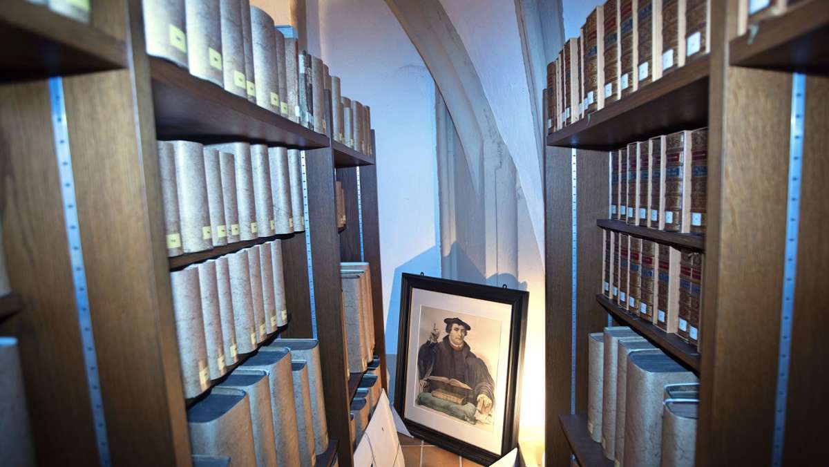 Kirchenbibliothek in St. Dionys in Esslingen: Die Spur des Hexenjägers