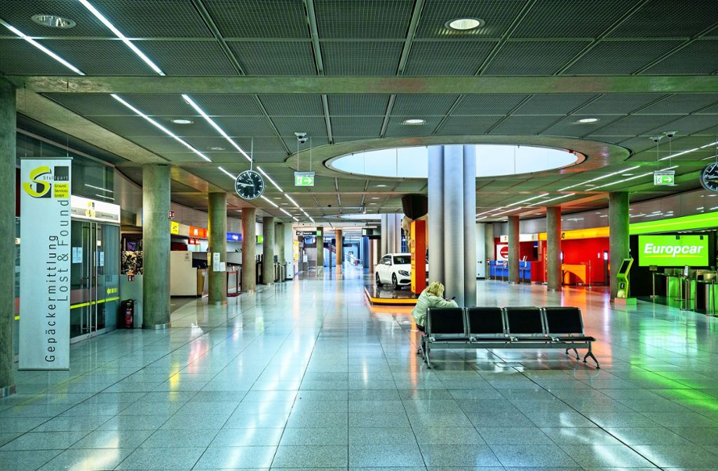 Der Stuttgarter Flughafen ist trotz Hauptreisesaison unheimlich leer.