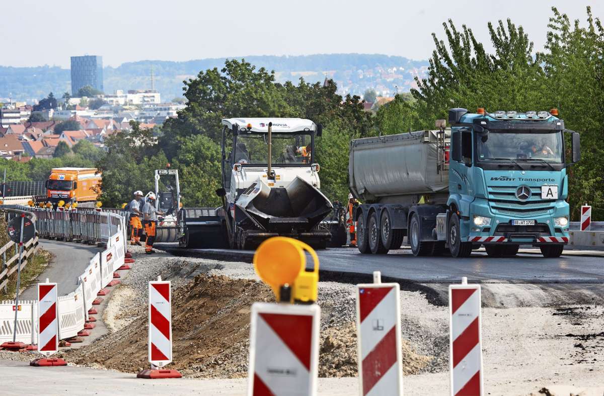 Autobahn-Anschlussstelle Esslingen wird umgebaut: Bahn beendet Sperrung vorzeitig