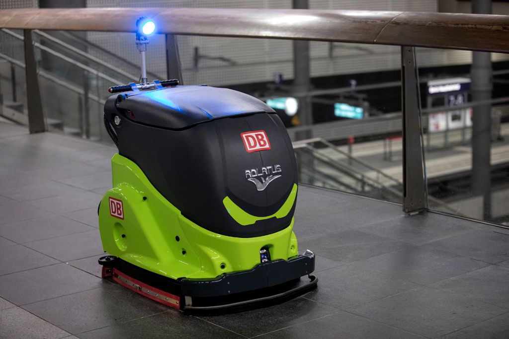 Startup gewinnt mit seiner Maschine Deutsche Bahn-Rennen: Ulmer Roboter darf Bahnhof putzen
