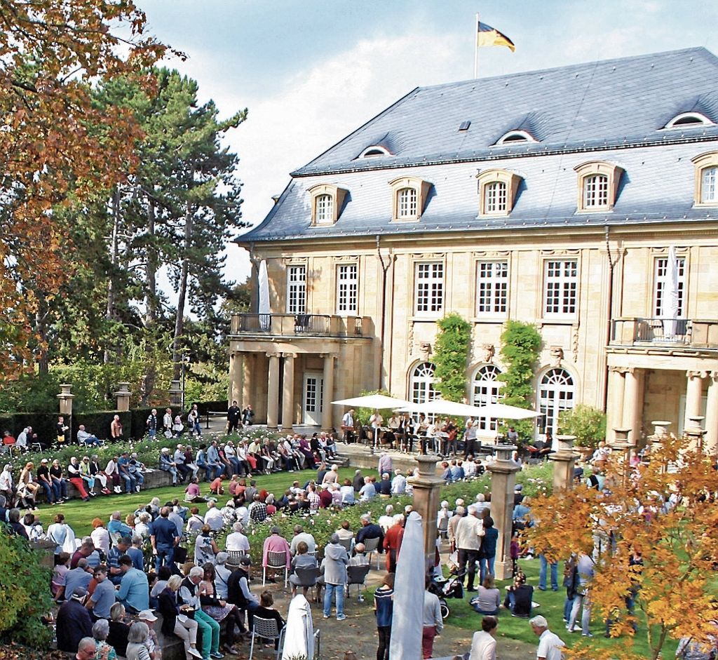 Mehr als 5700 Gäste nahmen an Veranstaltungen im Park teil - Zwei weitere Termine im Oktober: Villa Reitzenstein ist ein Besuchermagnet