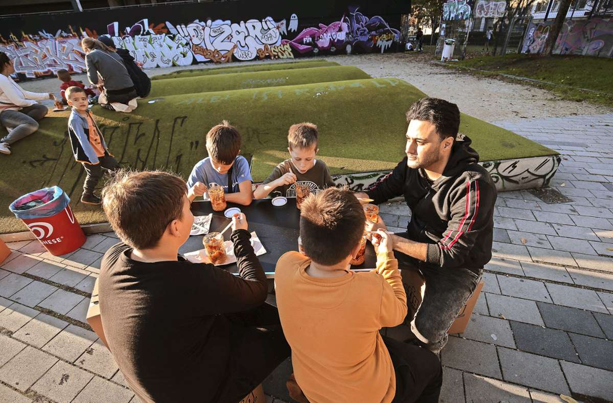 Pop-up-Jugendtreff in Stuttgart: Warmes Essen für Kinder im  Leonhardsviertel