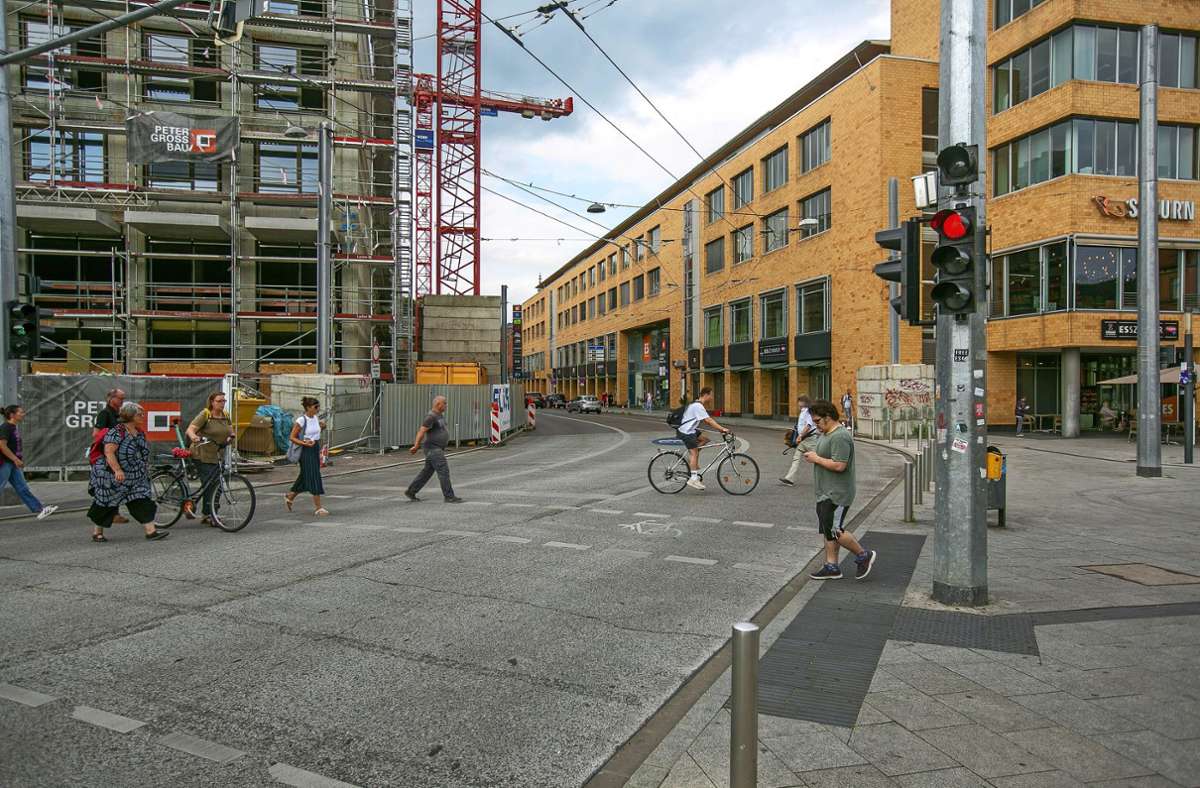 Berliner Straße in Esslingen: Radler und Fußgänger fordern Vorfahrt