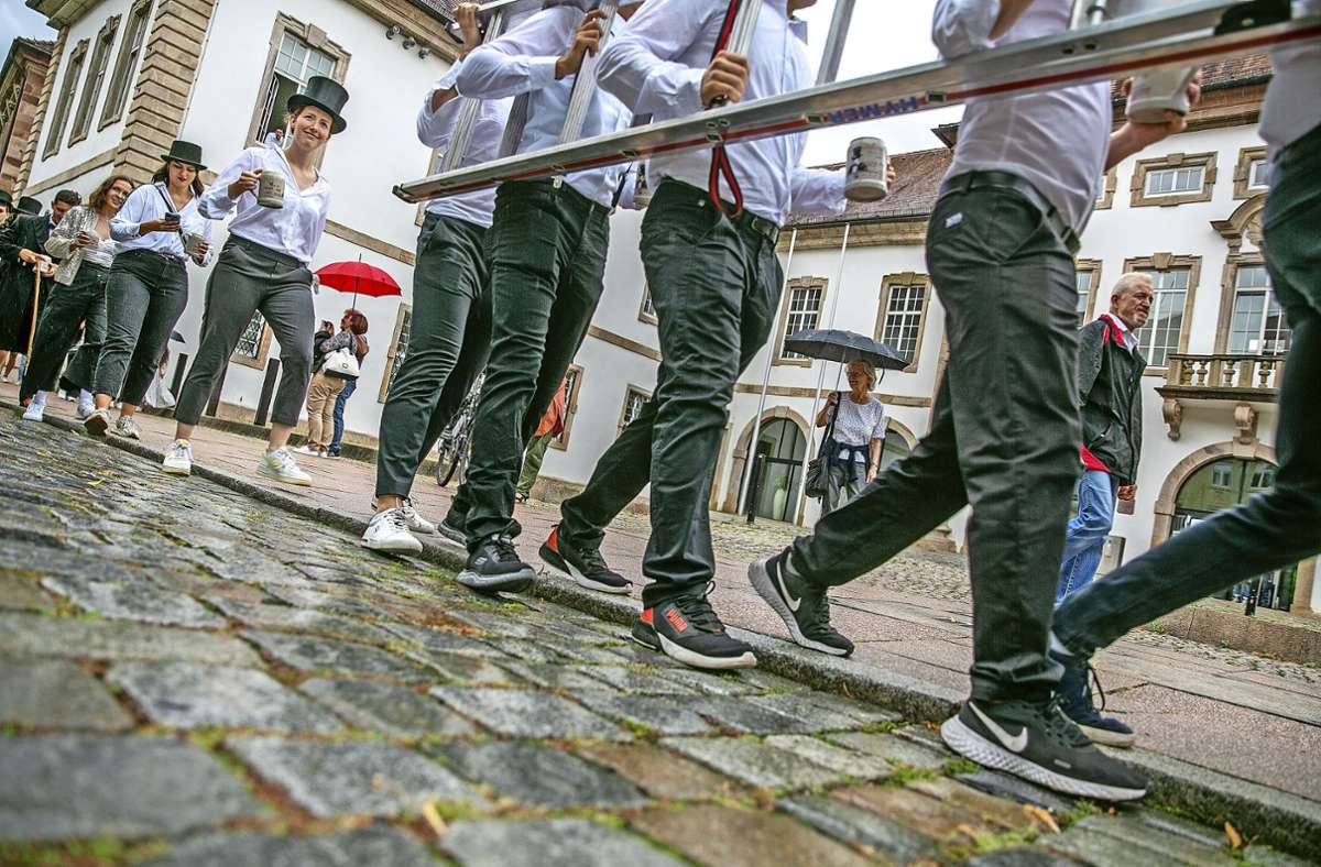 Absolventen der Hochschule Esslingen: Kurioses beim Kandelmarsch