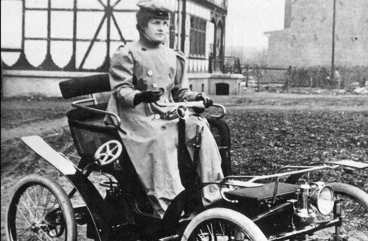 Wilhelmine Ehrhardt aus Eisenach am Steuer: Frauen waren von Beginn an Teil der Automobilgeschichte.