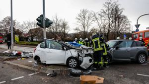 Fahrerin missachtet Vorfahrt - drei Schwerverletzte