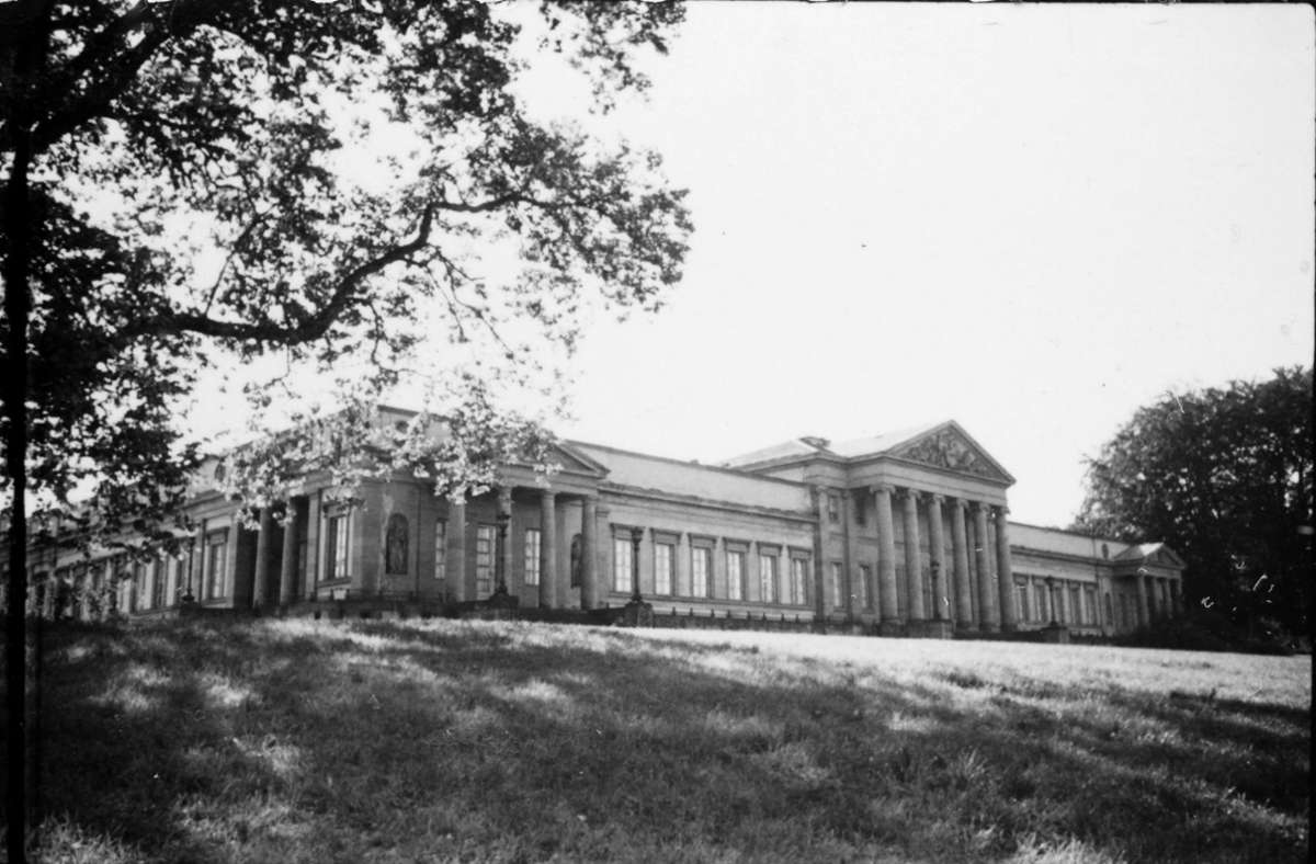 Schloss Rosenstein in Stuttgart 1942: Das Schloss als Propaganda-Bibliothek