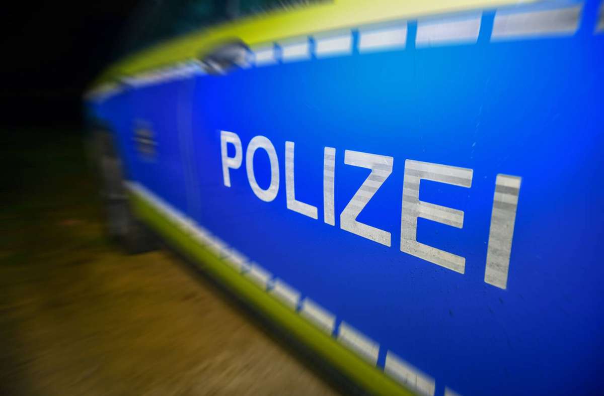 Zeugen in Bissingen rufen die Polizei: Warenautomat aufgebrochen