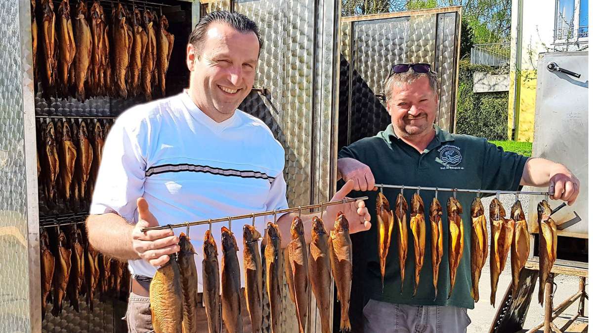 Fischereiverein Weil im Schönbuch: Am Karfreitag qualmen die Räucheröfen