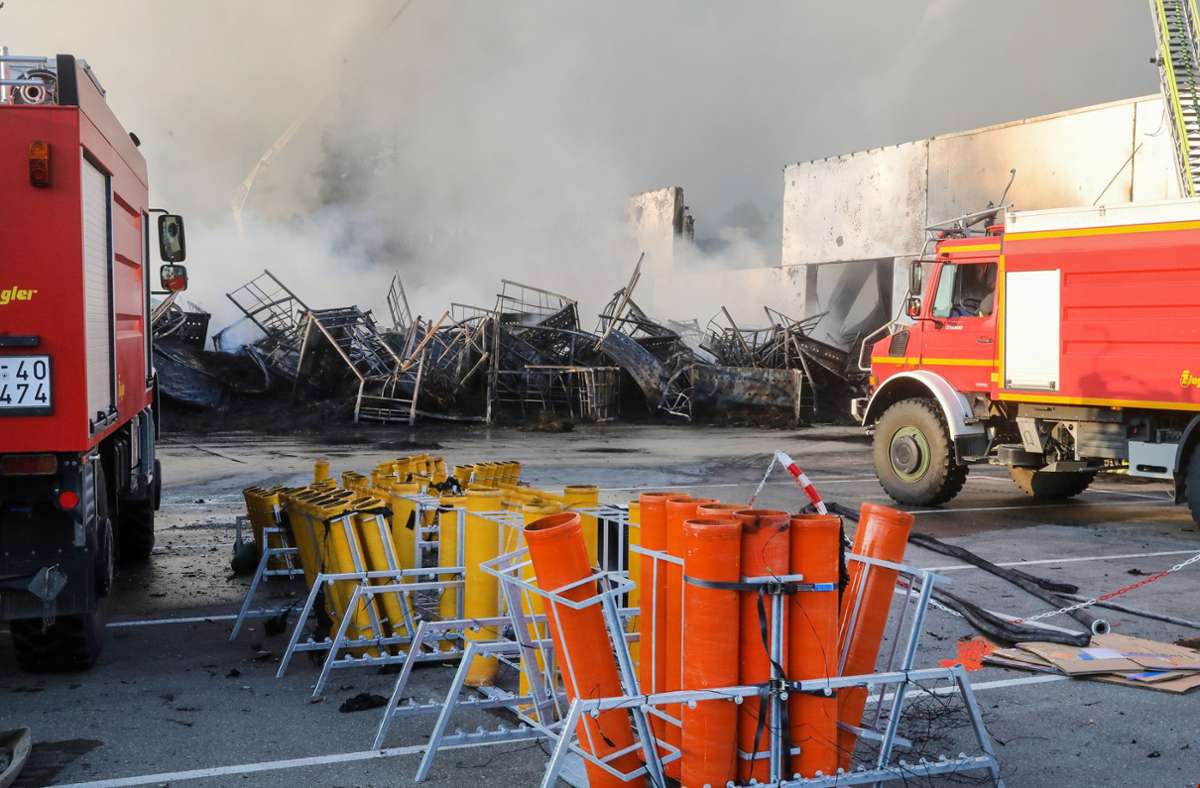 Großbrand in Gammertingen: Feuerwehr bekämpft restliche Glutnester