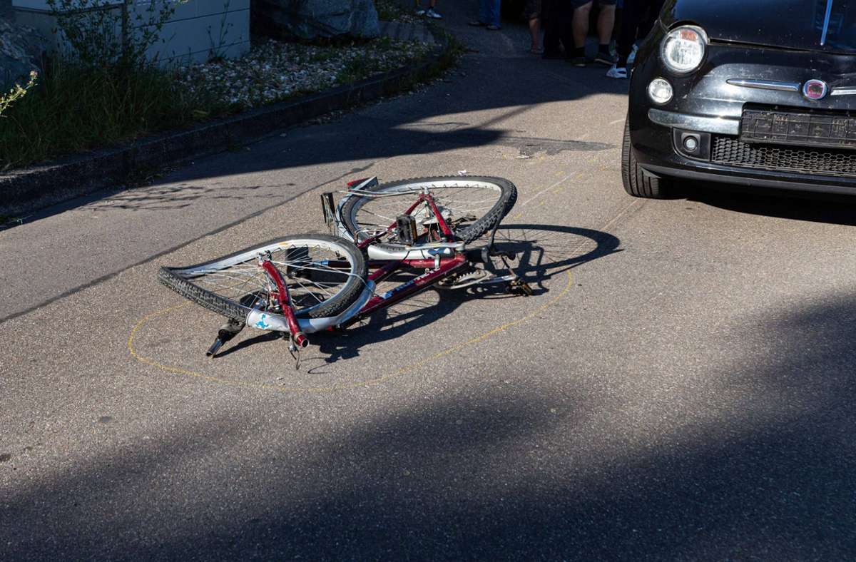 Unfall in Zaberfeld: Elfjährige Radfahrerin von Auto erfasst und schwer verletzt