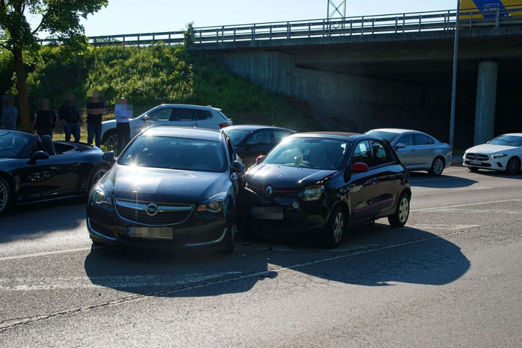 Beteiligte kamen mit einem Schrecken davon: Wendlingen: Kollision auf Römerbrücke