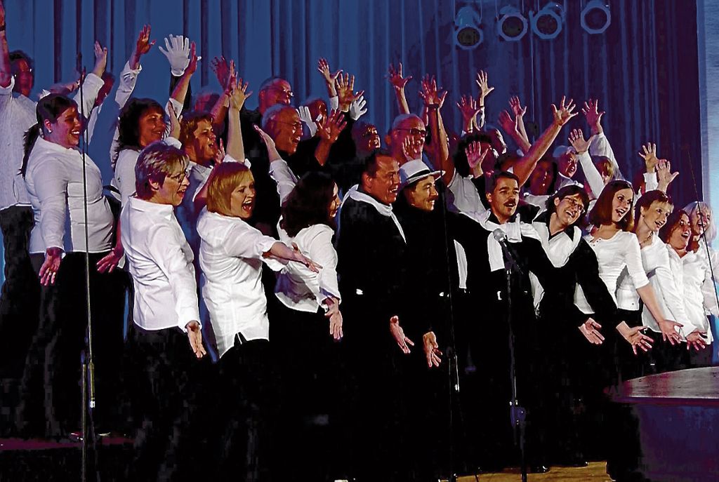 Choreografische Elemente hat John Outland mit Singvolution in den Liederkranz gebracht. Die Aufnahme entstand bei einem Auftritt im Jahr 2011. Fotos: oh