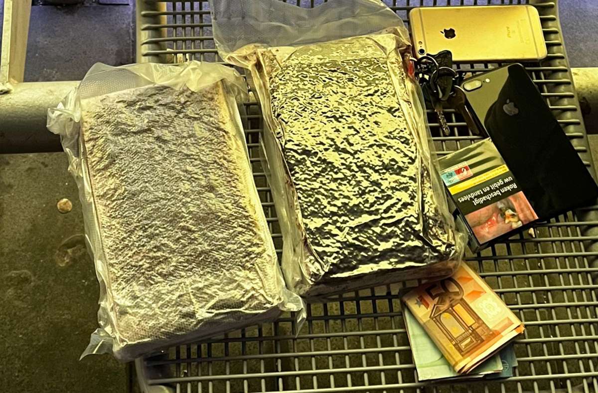 Drogenschmuggel  am Flughafen Stuttgart: Mehr als zwei Kilo Kokain sichergestellt
