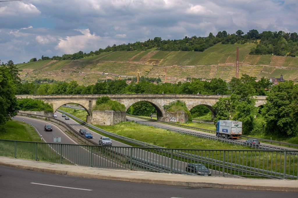 Pliensaubrücke Esslingen: Überraschungen mit  Nachspiel
