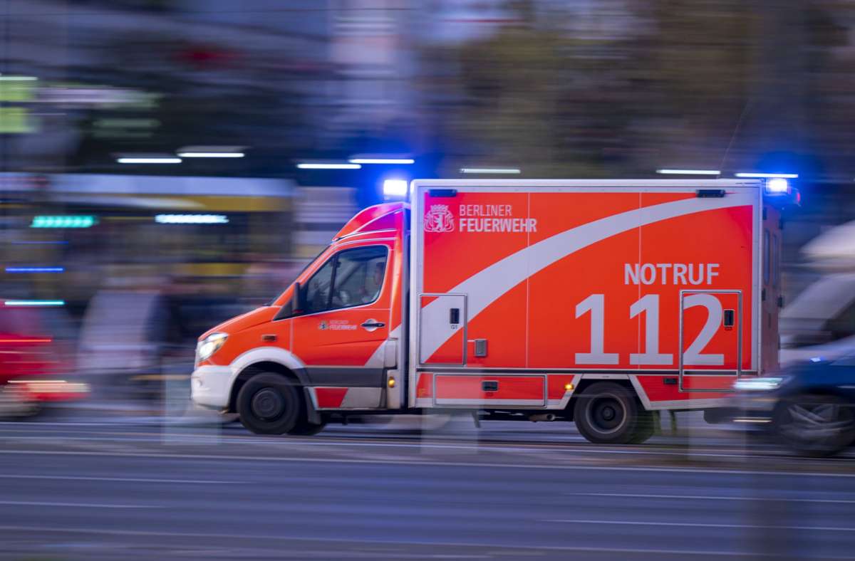 Unglück in Berlin-Neukölln: 17-Jährige stürzt bei Abifeier durch Plexiglaskuppel und stirbt