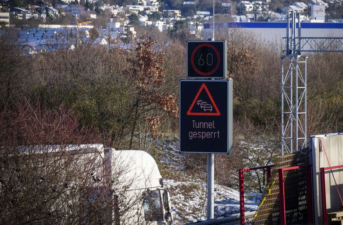 Verkehrschaos wegen Tunnelsperrung: Politiker fordern Notfallplan für Engelbergtunnel