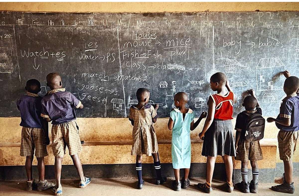 In der Schule in Kasese  lernen die Waisenkinder und Kinder aus der Umgebung des Heims gemeinsam