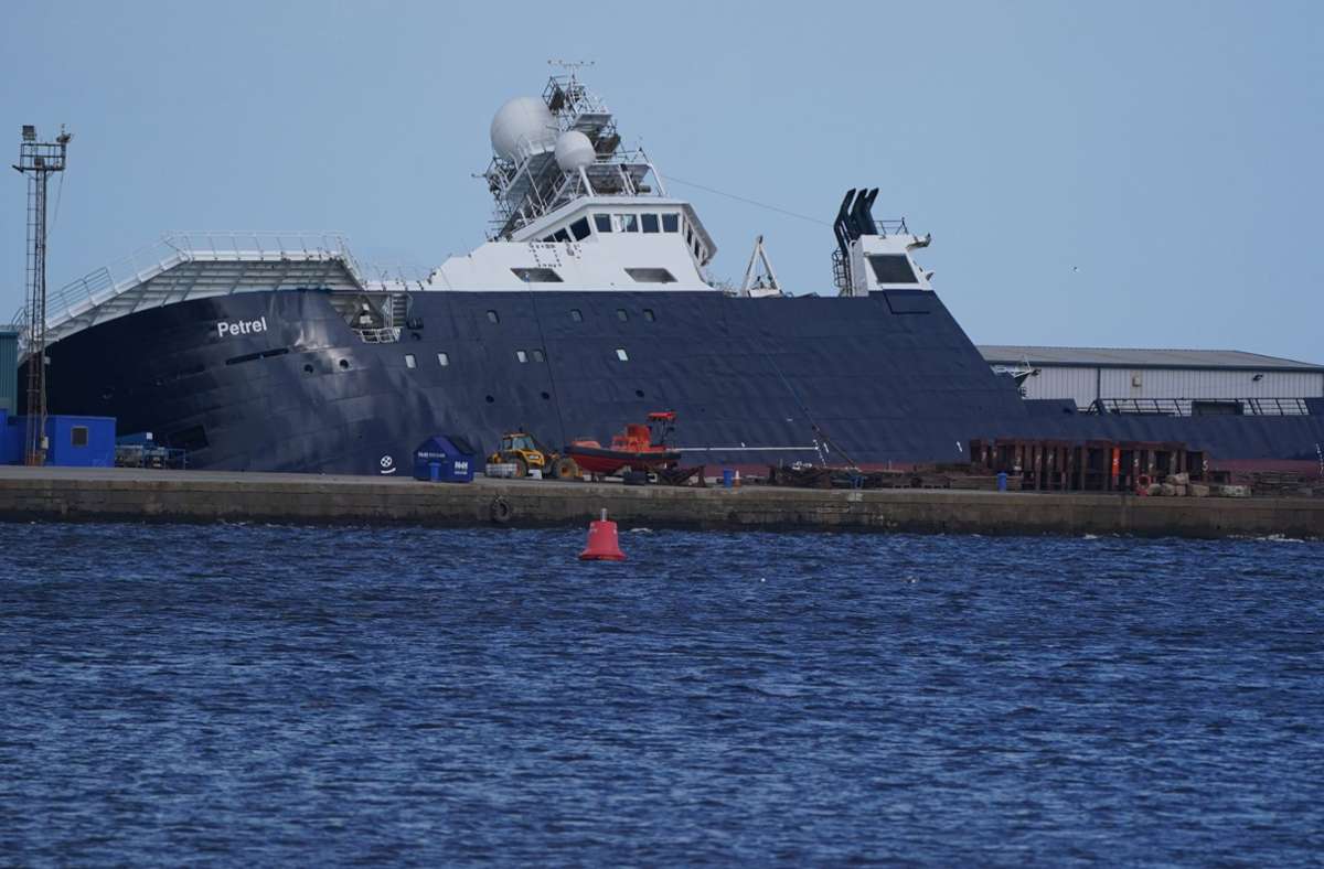 33 Verletzte in Edinburgh: Schiff kippt in schottischem Hafen auf die Seite
