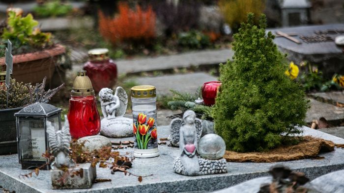 Geplünderter Grabschmuck: Auf  Friedhöfen im Kreis Esslingen gehen Blumendiebe um