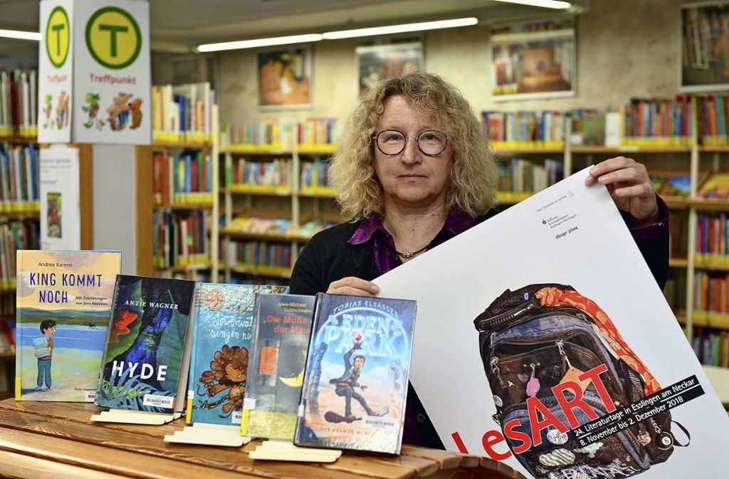 Kinderbücherei-Leiterin Bettina Langenheim steht für ein unterhaltsames Programm für junge Leser.