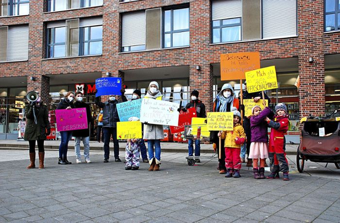 Demonstration in Ostfildern: Eltern fordern bessere Kinderbetreuung