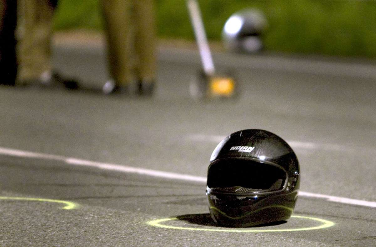 Unfall in Esslingen: Autofahrer übersieht Motorrad