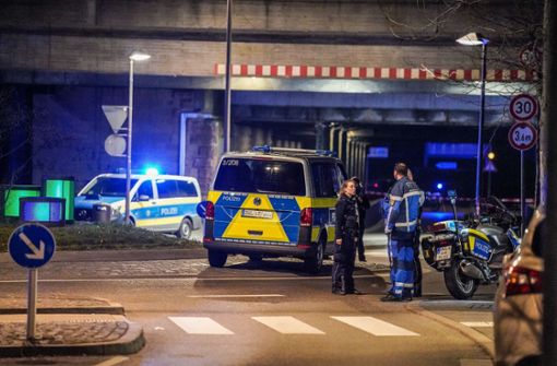 Die Polizei befindet sich am Freitagabend in Zuffenhausen  in einem Großeinsatz. Foto: SDMG/SDMG / Kohls