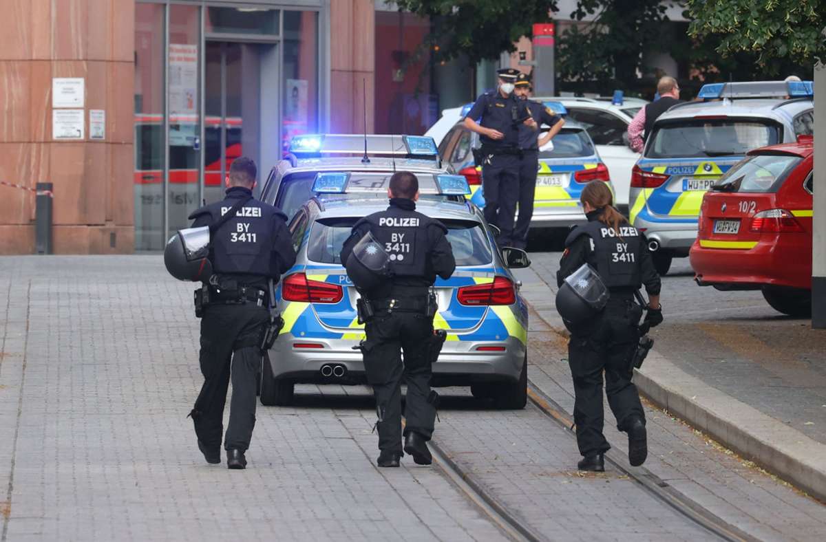 Messerattacke in Würzburg: Polizeipräsident äußert sich zu den Opfern