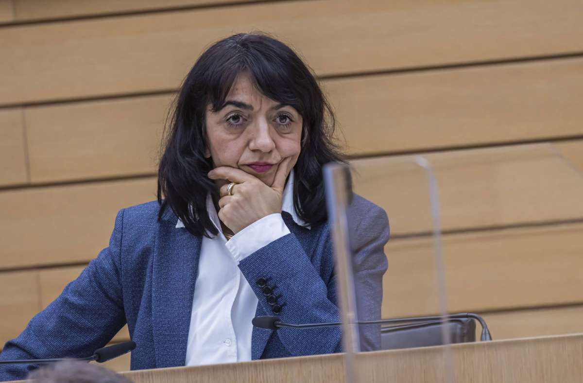 Stuttgarter Ausländerbehörde: Landtagspräsidentin Aras spricht von „Schande“